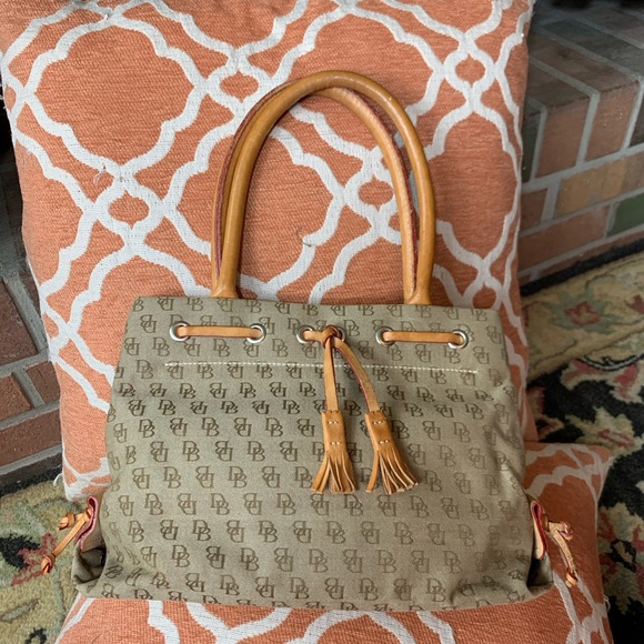 Dooney & Bourke Handbags - Cool Retro Vtg Dooney & Bourke Logo Purse Bag